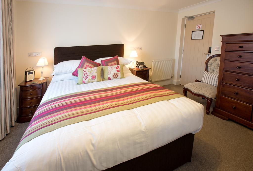 The Bishops Table Hotel Farnham  Bagian luar foto