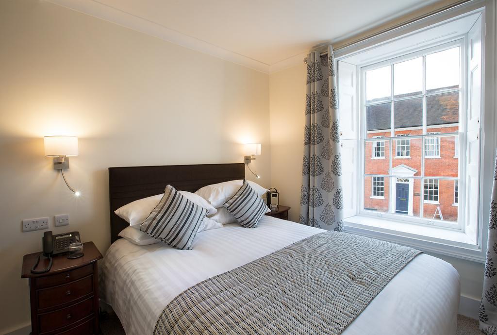 The Bishops Table Hotel Farnham  Bagian luar foto