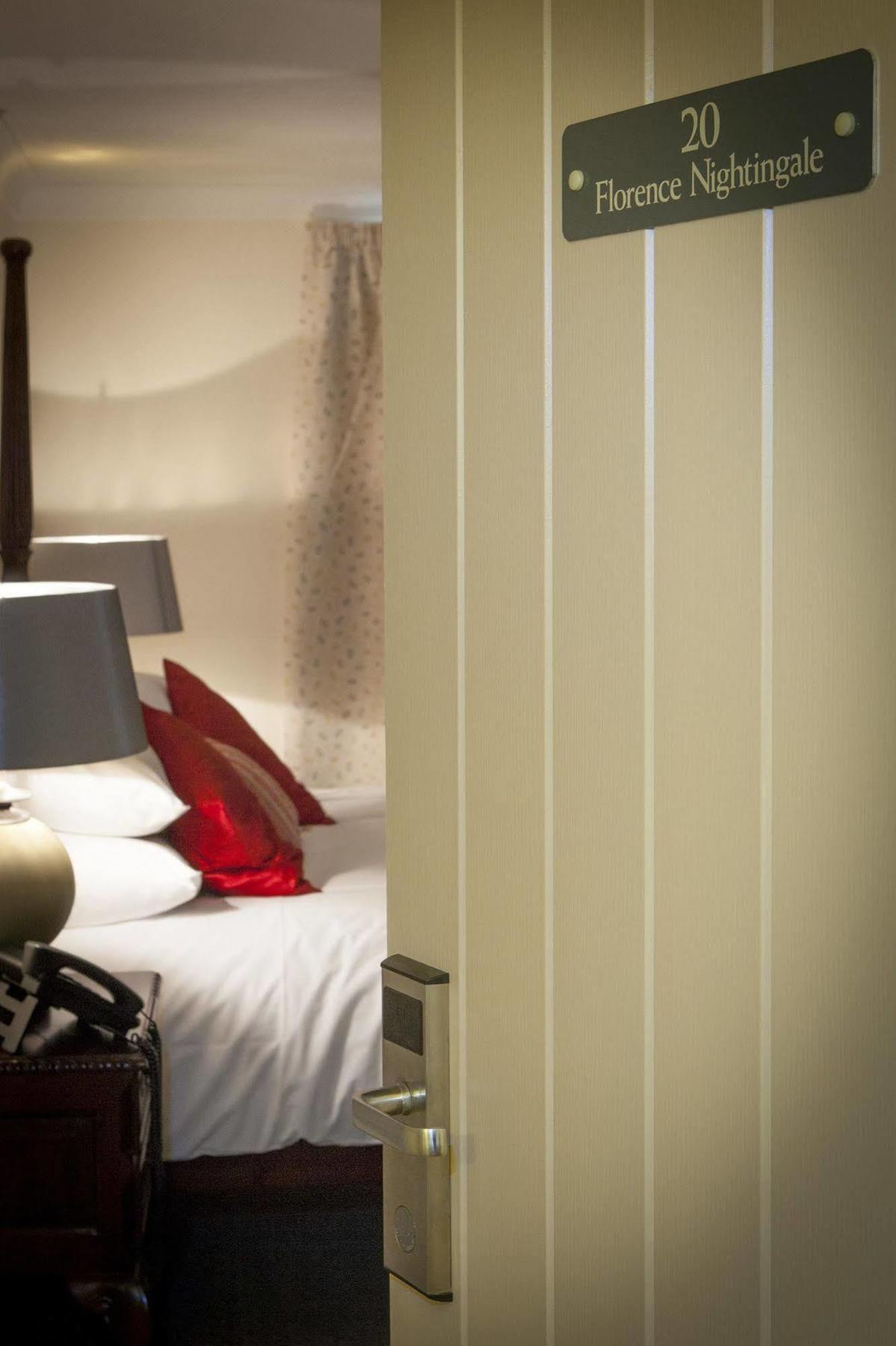 The Bishops Table Hotel Farnham  Bagian luar foto
